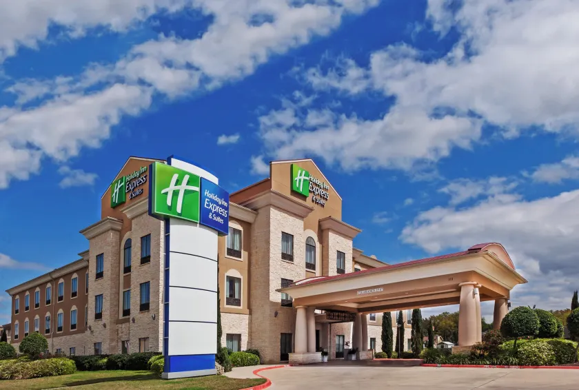 Holiday Inn Express Hotel & Suites Victoria by IHG - Image 1