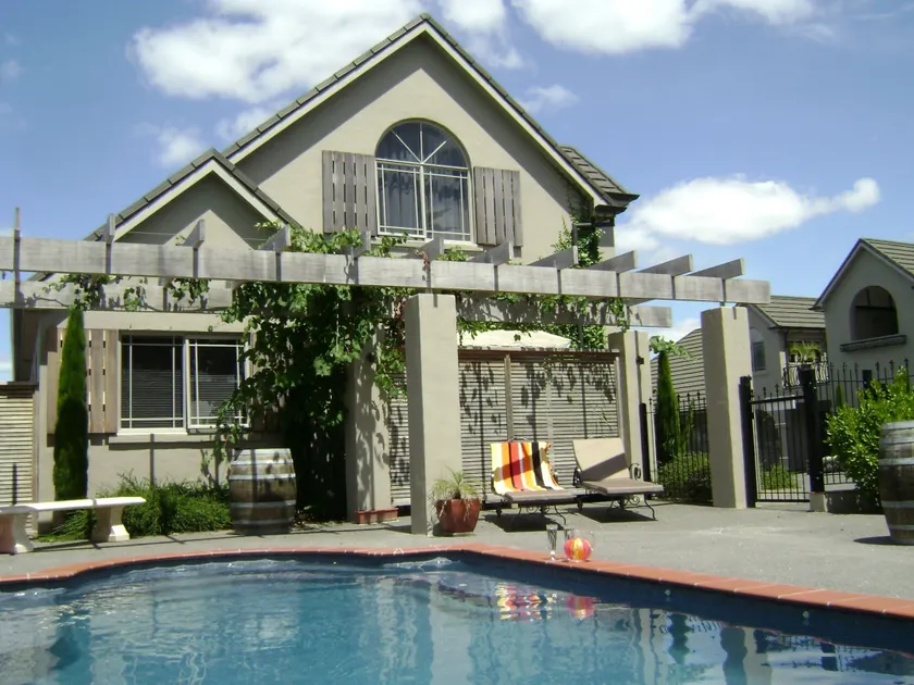 Lodge Bordeaux - Image 1