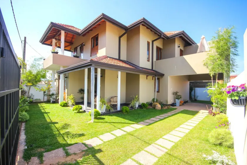 Dreamvilla - Image 1