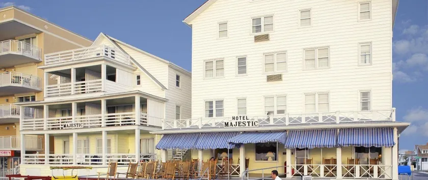Majestic Hotel & Apartments - Image 1