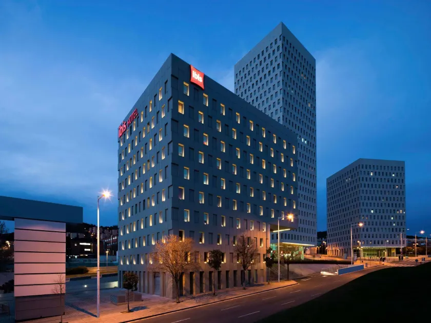 Ibis Barcelona Santa Coloma - Image 1