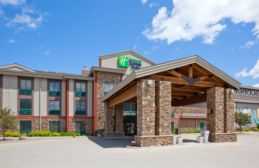 Holiday Inn Express Hotel & Suites Brainerd-Baxter by IHG - Image 1