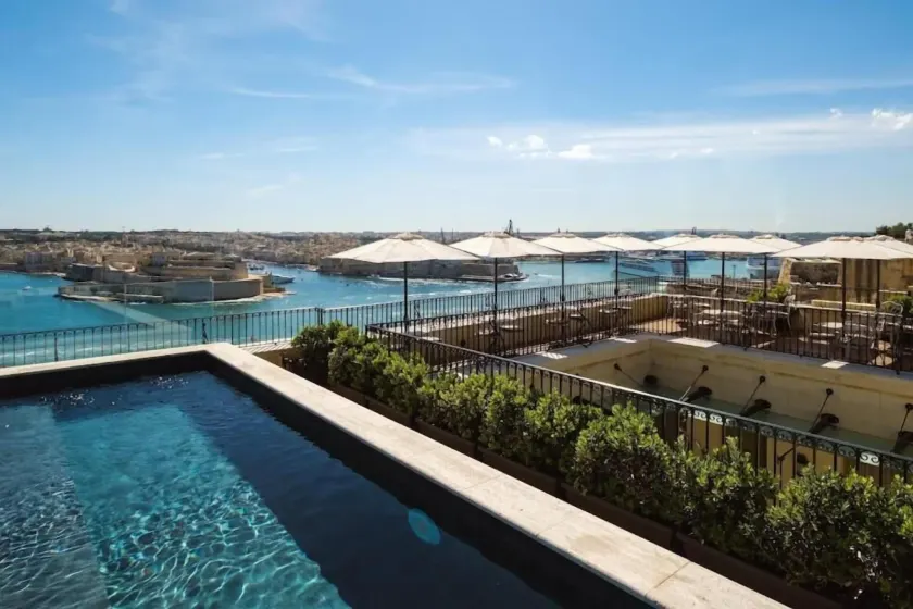 The Gomerino Hotel - Image 1