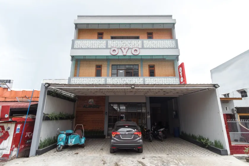 Hotel O Aljadid Near Masjid Raya Al Mashun Sm Raja Medan - Image 1