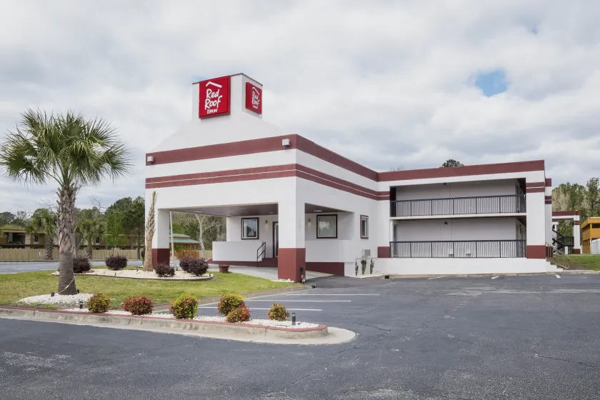 Red Roof Inn Walterboro - Image 1