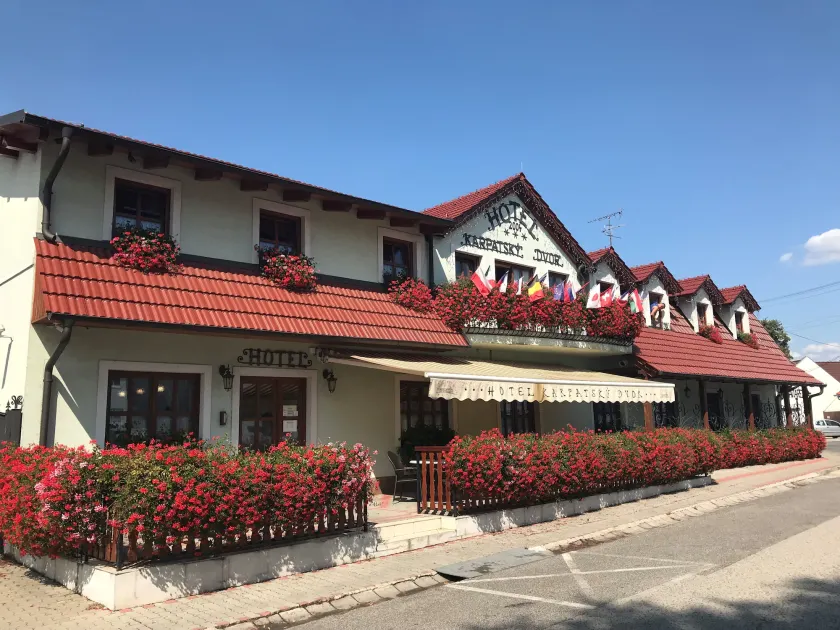 Hotel Karpatsky Dvor Lozorno - Image 1