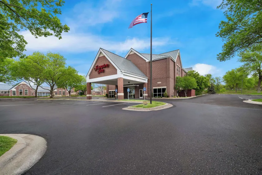 Hampton Inn Lincoln - South/Heritage Park - Image 1