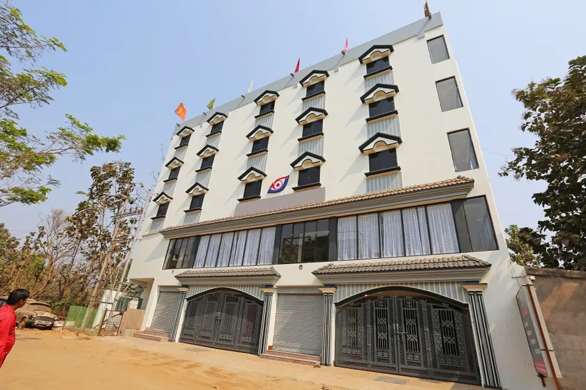 Capital O 11408 Hotel Sai Jagannath - Image 1