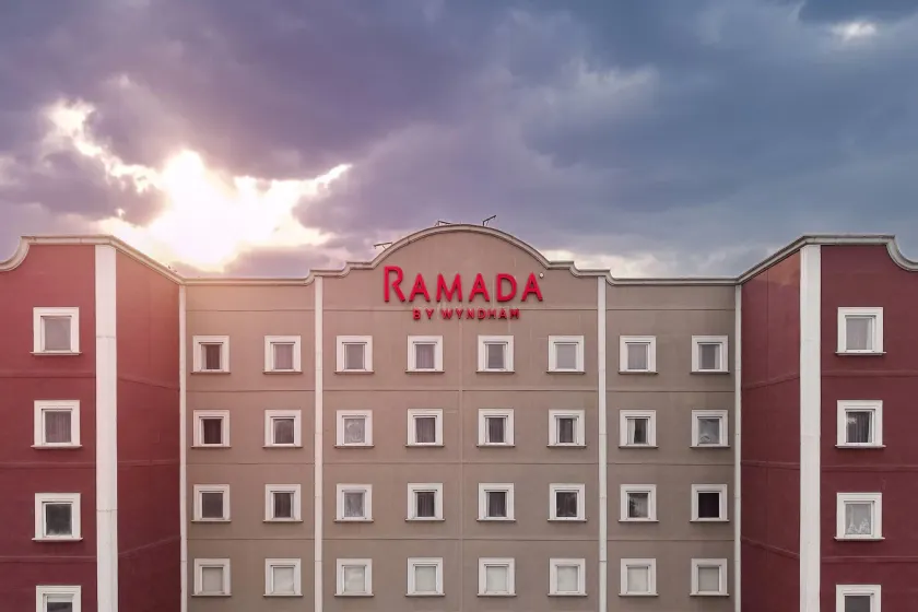 Ramada by Wyndham CDMX Perinorte - Image 1