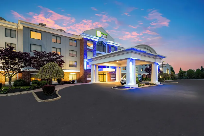 Holiday Inn Express & Suites Buffalo Airport, NY - Image 1