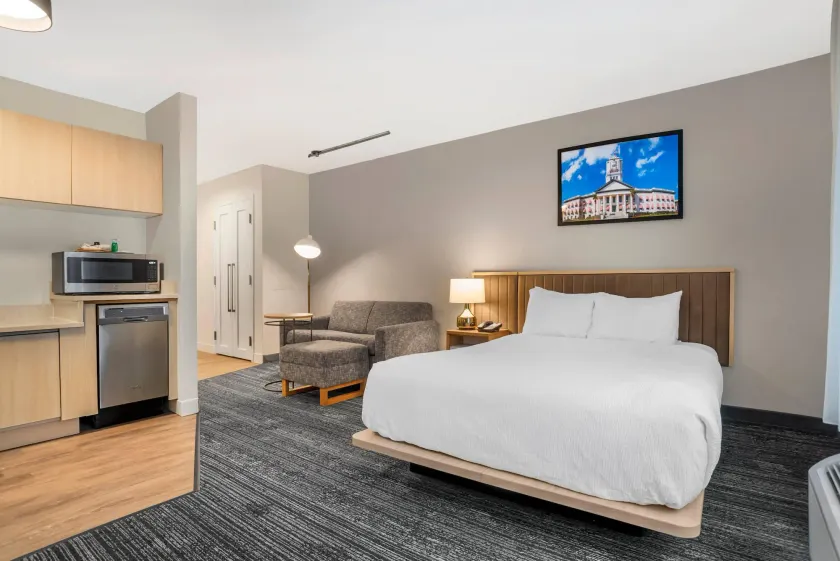 MainStay Suites - Image 1
