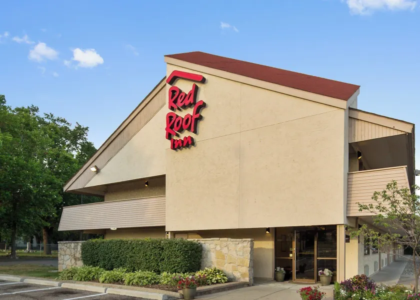 Red Roof Inn Detroit - Roseville St Clair Shores - Image 1