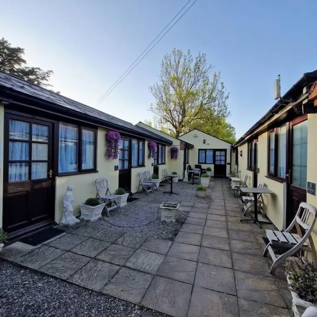 The Farmers Boy Inn Guest House - Image 1