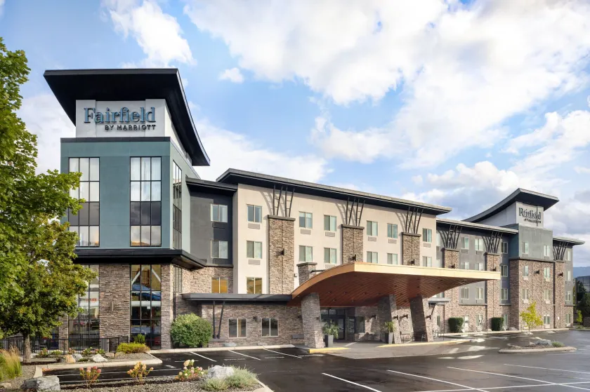 Fairfield Inn & Suites by Marriott West Kelowna - Image 1