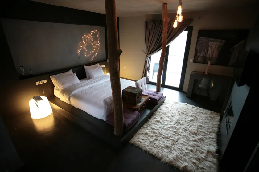 Oniropetra Boutique Hotel - Image 1
