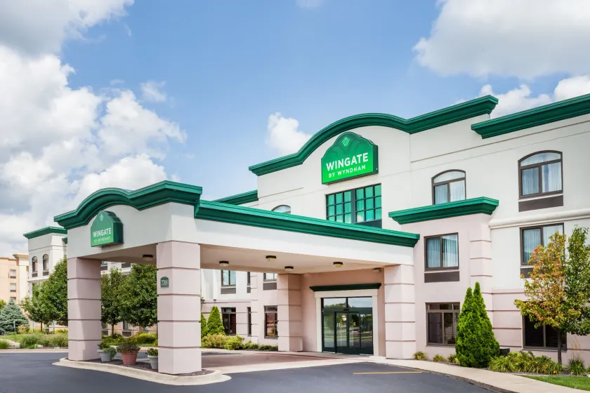 Wingate by Wyndham Peoria - Complimentary Area Shuttle - Image 1