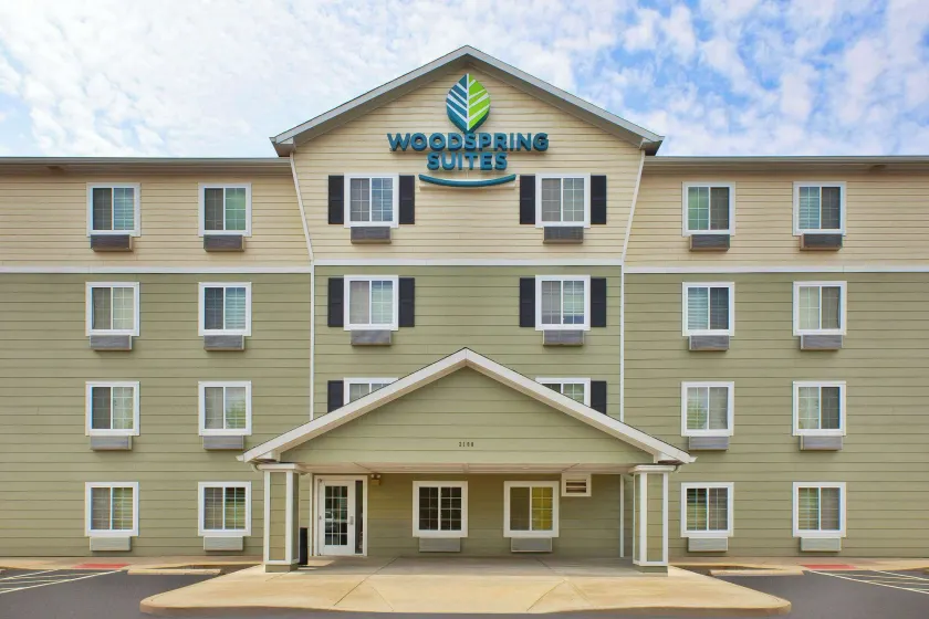 WoodSpring Suites St Louis St Charles - Image 1