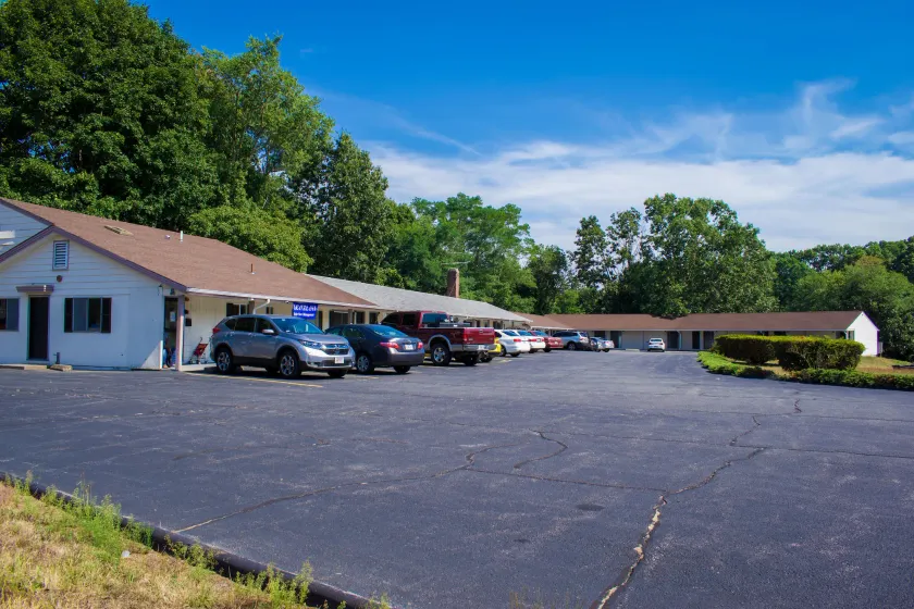 Travel inn - Image 1