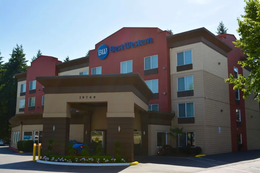 Best Western Wilsonville Inn & Suites - Image 1