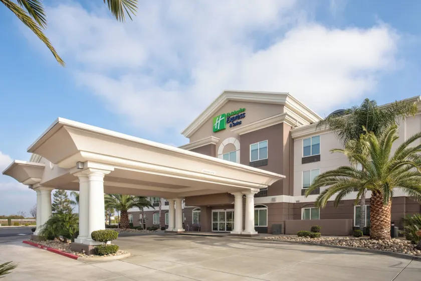 Holiday Inn Express & Suites Yosemite Park Area by IHG - Image 1