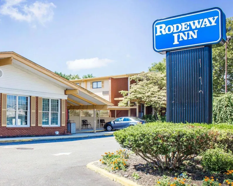 Rodeway Inn Huntington Station - Melville - Image 1