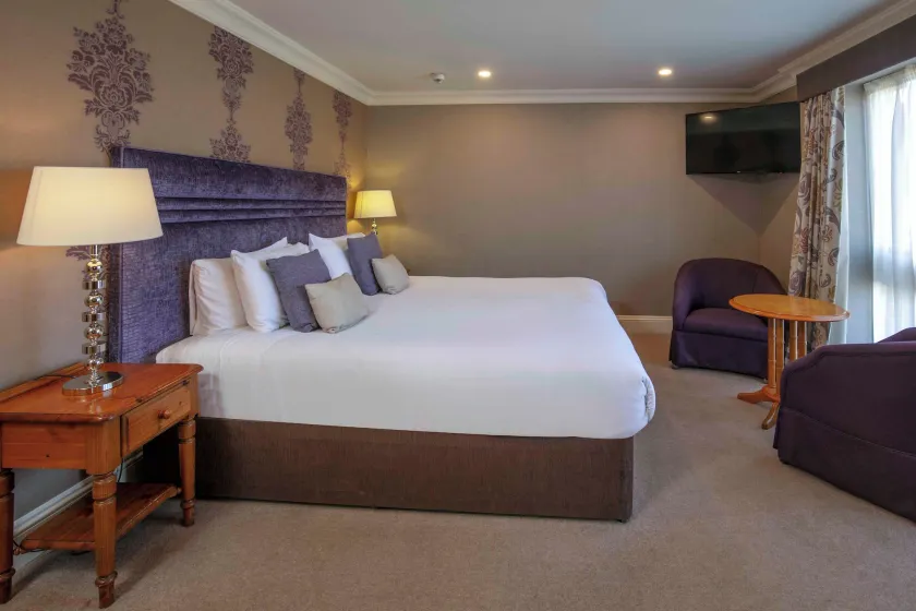 Knights Hill Hotel & Spa - Image 1