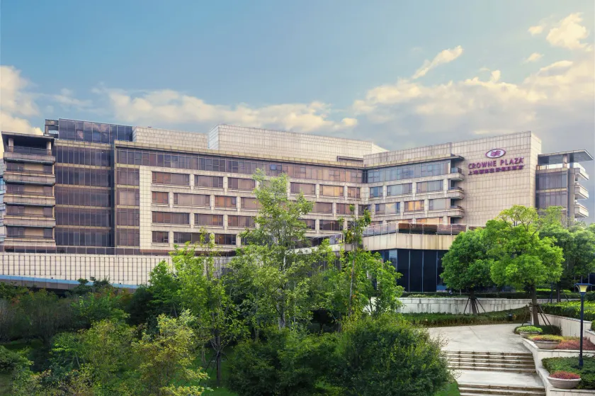 Crowne Plaza Shanghai Anting-Auto City - 15 Minutes drive to F1 - Image 1