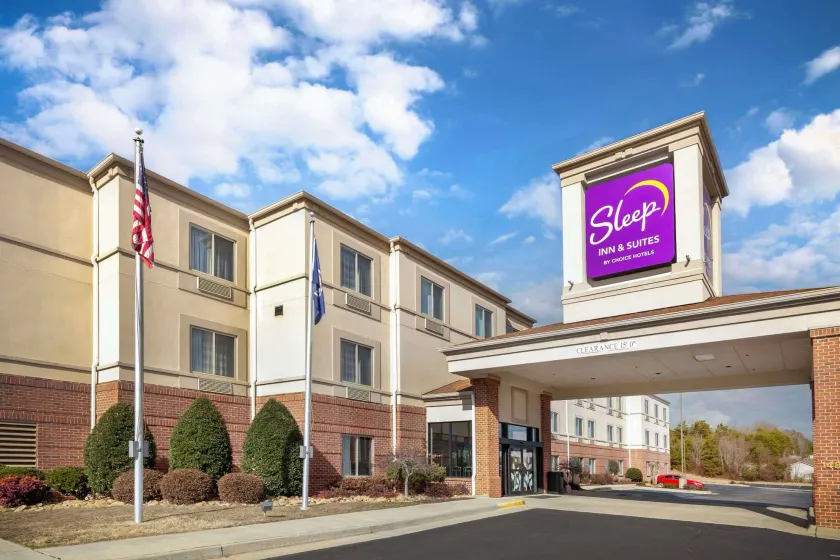 Sleep Inn & Suites Danville Hwy 58 - Image 1