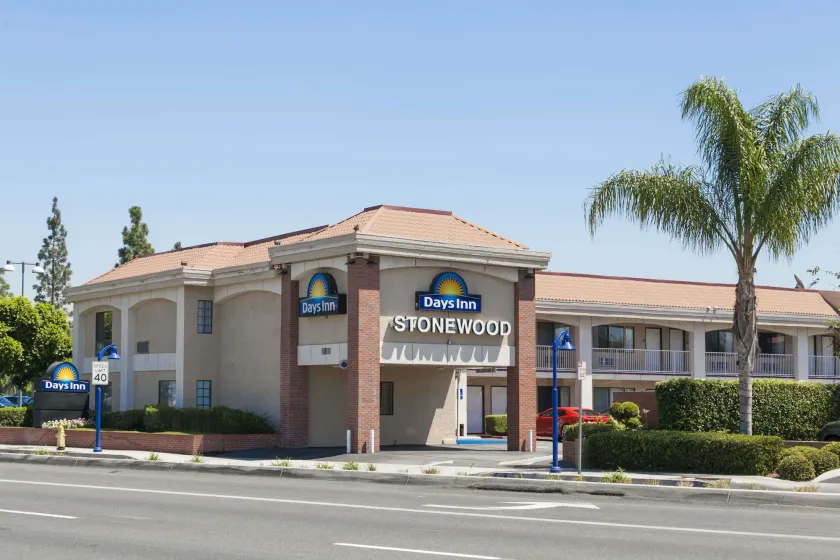 Days Inn by Wyndham Downey - Image 1