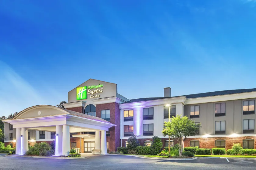 Holiday Inn Express & Suites - Hardeeville-Hilton Head by IHG - Image 1