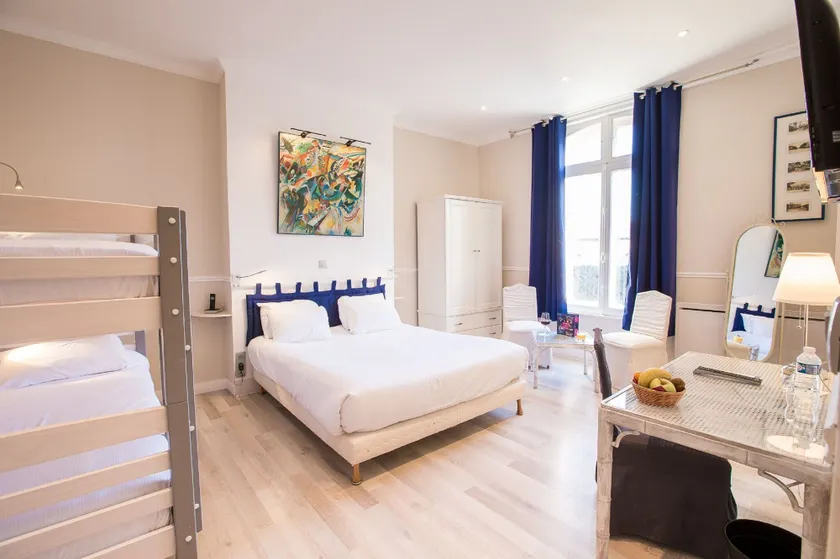 Chenal Hôtel - Image 1