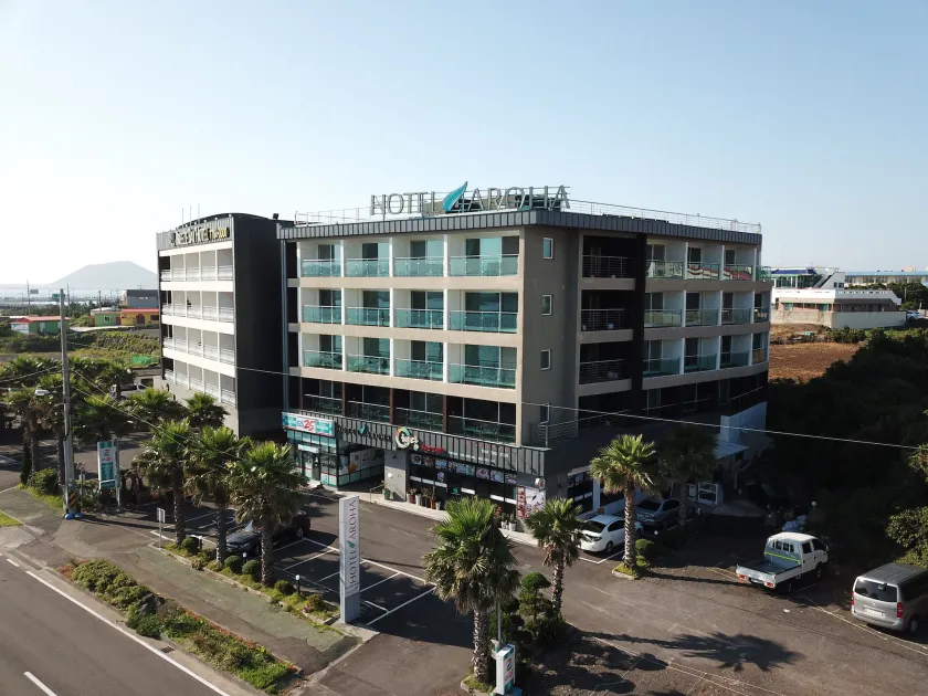 Hotel Aroha - Image 1