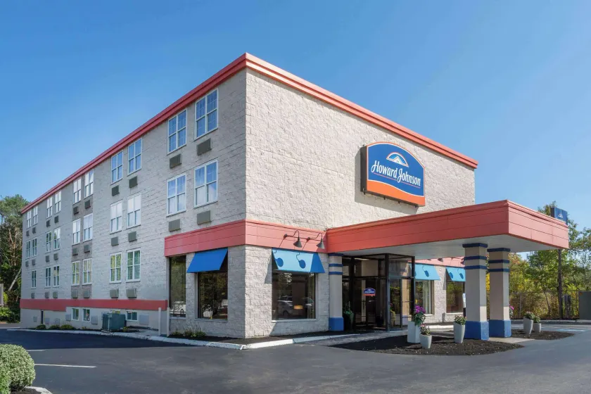 Howard Johnson by Wyndham Portsmouth - Image 1
