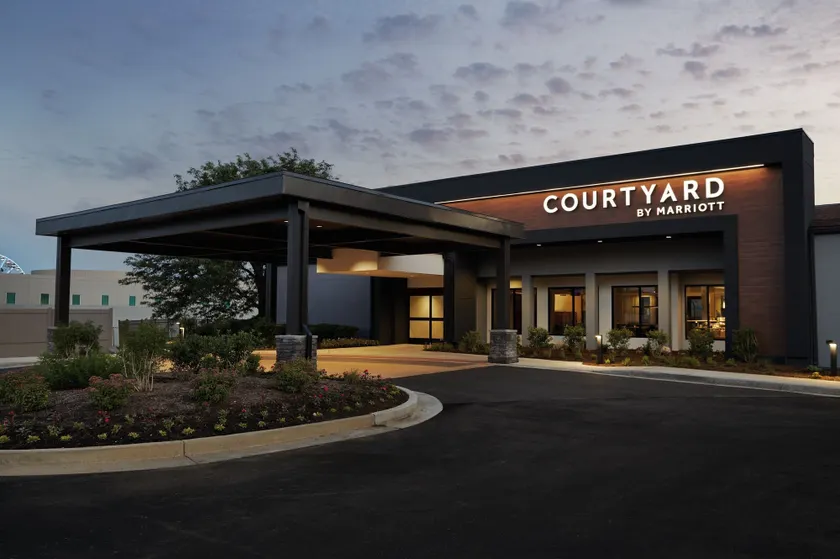Courtyard by Marriott St. Louis Downtown West - Image 1
