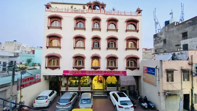 Hotel Muskan Palace - Image 1