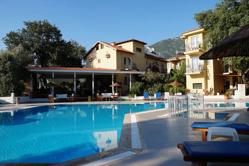 Tunacan Hotel - Image 1