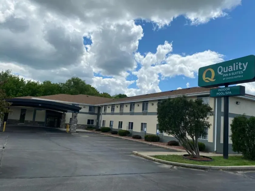 Quality Inn & Suites West Bend - Image 1