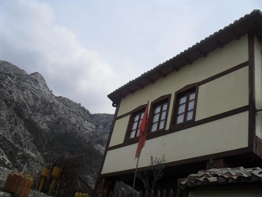 ROOMS EMILIANO Castle of Kruja - Image 1