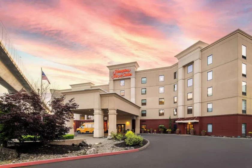 Hampton Inn & Suites Seattle-Airport/28th Ave - Image 1