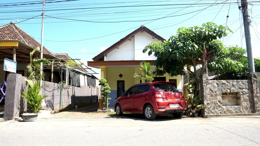 Hotel O Coconut Island Homestay & ResortNearPantai Pulau Merah - Image 1