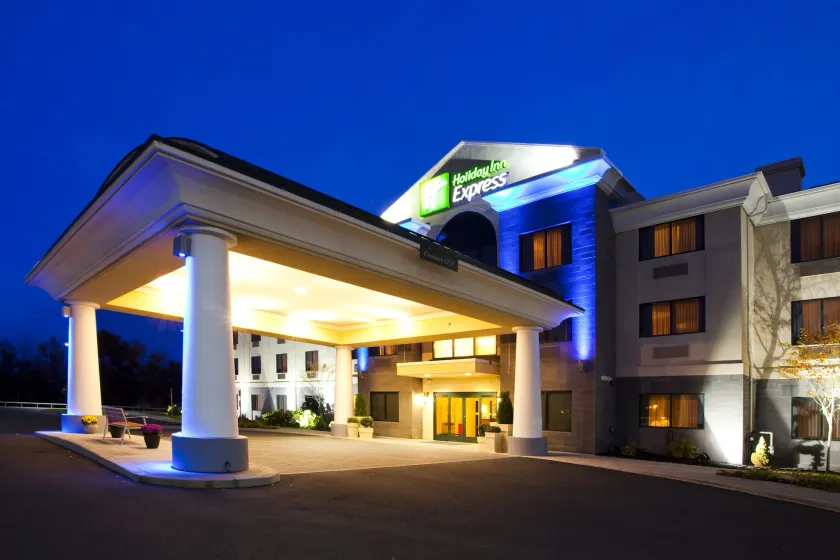 Holiday Inn Express Syracuse Airport by IHG - Image 1