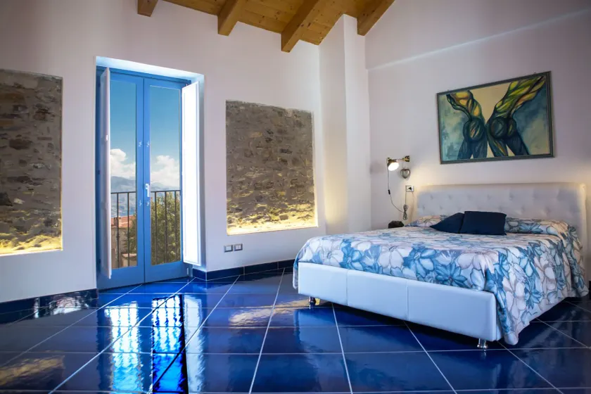 Ispani Inn Resort - Image 1