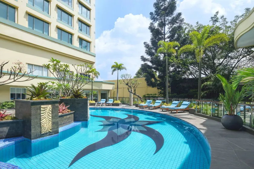 Courtyard by Marriott Bandung Dago - Image 1