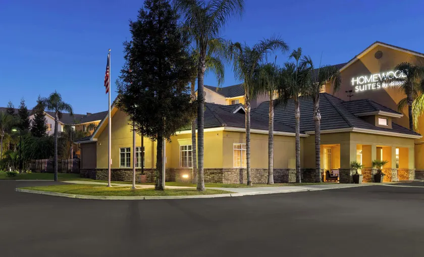 Homewood Suites by Hilton Bakersfield - Image 1