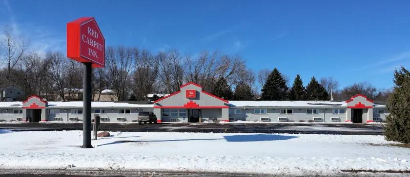 Red Carpet Inn - Windom - Image 1