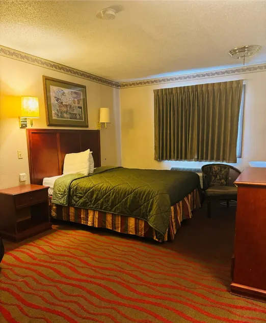 Mitchell inn - Image 1