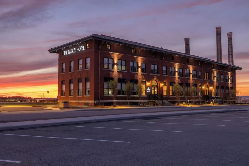 The Laurel Hotel - Image 1