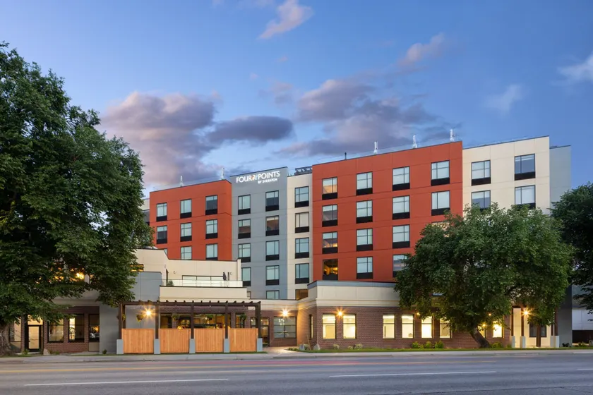 Four Points by Sheraton Penticton at the Convention Centre - Image 1