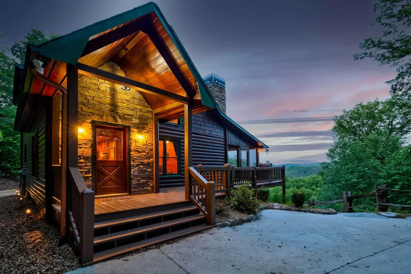 Luxe Blue Ridge Cabin Chasing Dreams w/ Hot Tub - Image 1