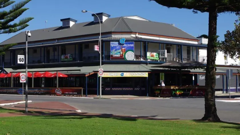 Grand Tasman Hotel - Image 1